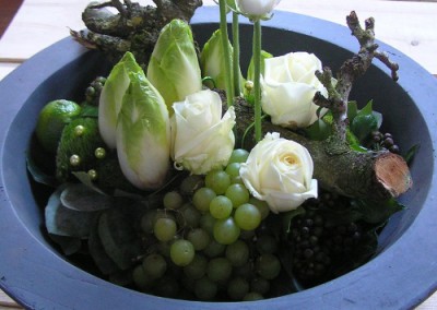arrangement bloemen groente fruit